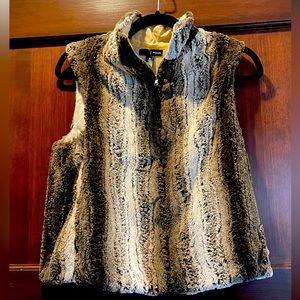 Aqua Fuax fur vest